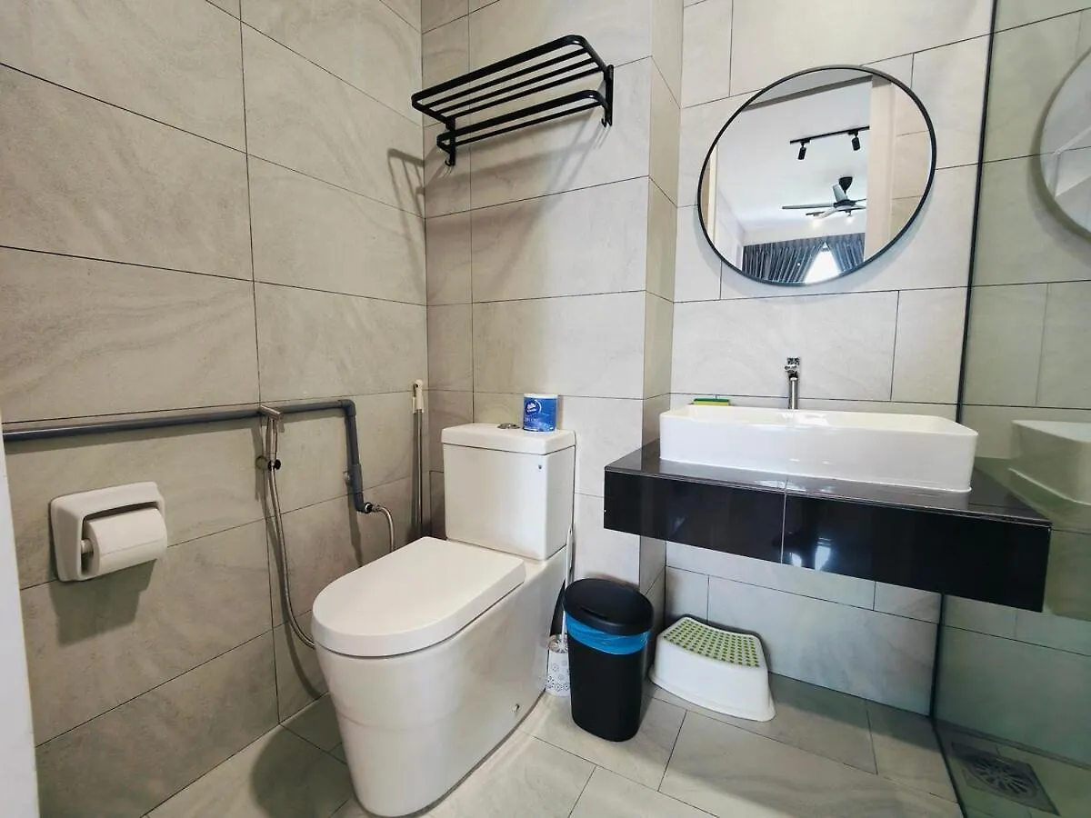 Sky Trees 22-B 4Pax, Bukit Indah, Aeon, Legoland, Netflix Daire Johor Bahru 0*,